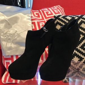 Giuseppe Zanotti ✨HI HEELS PLATFORM ANKLE BOOTIES